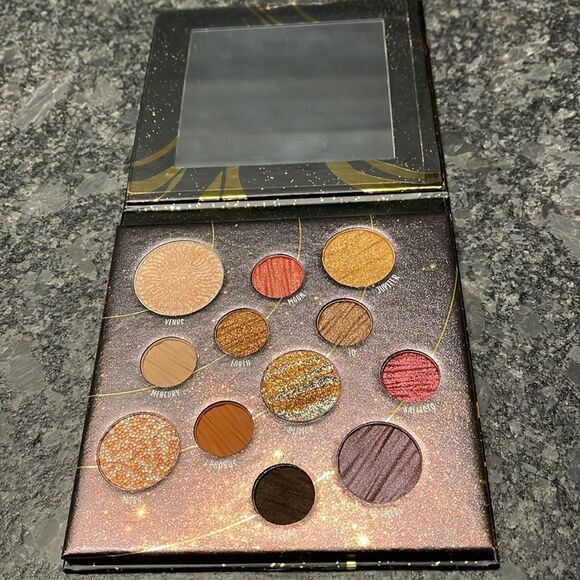 DITO Venus Palette Limited Edition gorgeous shadows versatile, usable & pretty - Picture 6 of 8